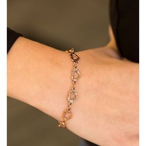 Gold hearts bracelet
